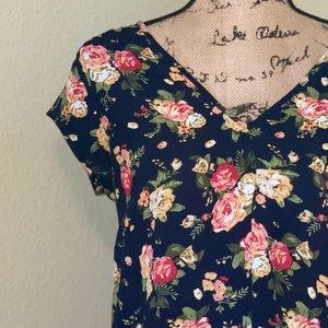 DR2 by Daniel Rainn Navy Floral Blouse EUC Size S